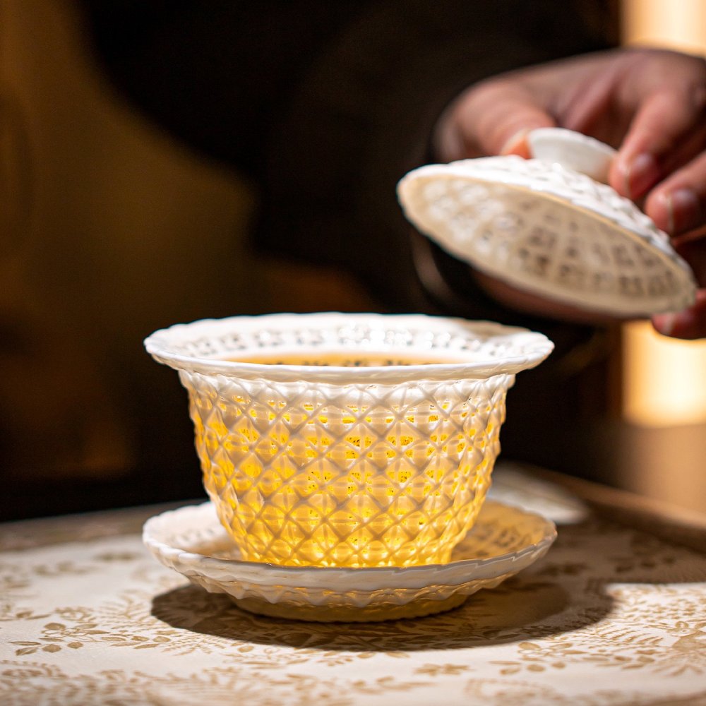 Handmade Linglong Woven Three-Piece Gaiwan 160ml White Ceramic Gongfu Tea Bowl - Image 2