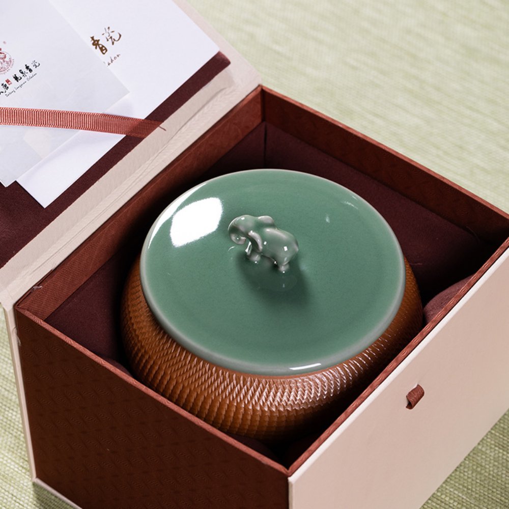 Dragon Kiln Celadon Handmade Elephant Tea Caddy – 850ML Large Capacity with Gift Box - Image 5