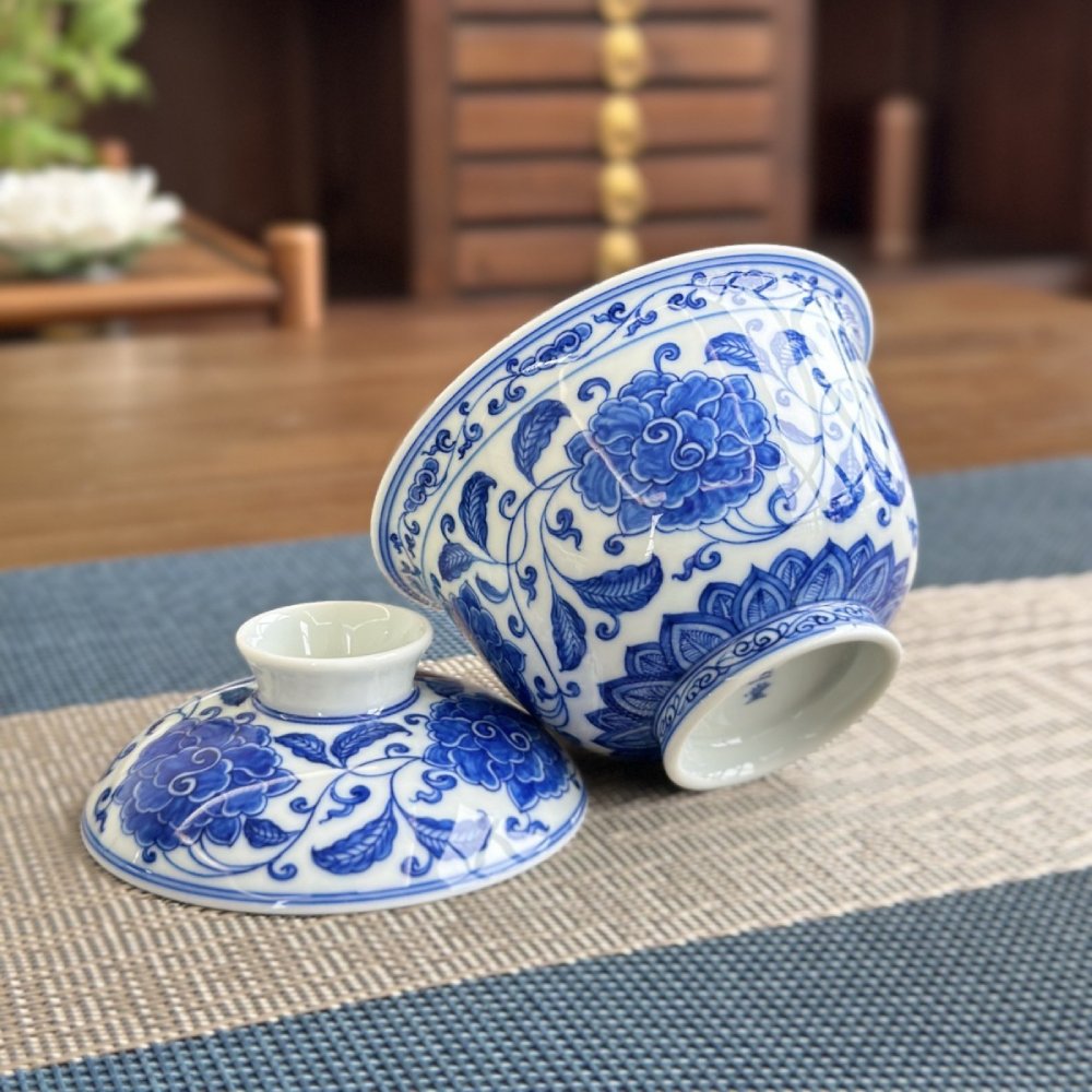 Hand-Painted Blue & White Porcelain Peony Gaiwan with Gift Box – Jingdezhen Artisan - Image 3