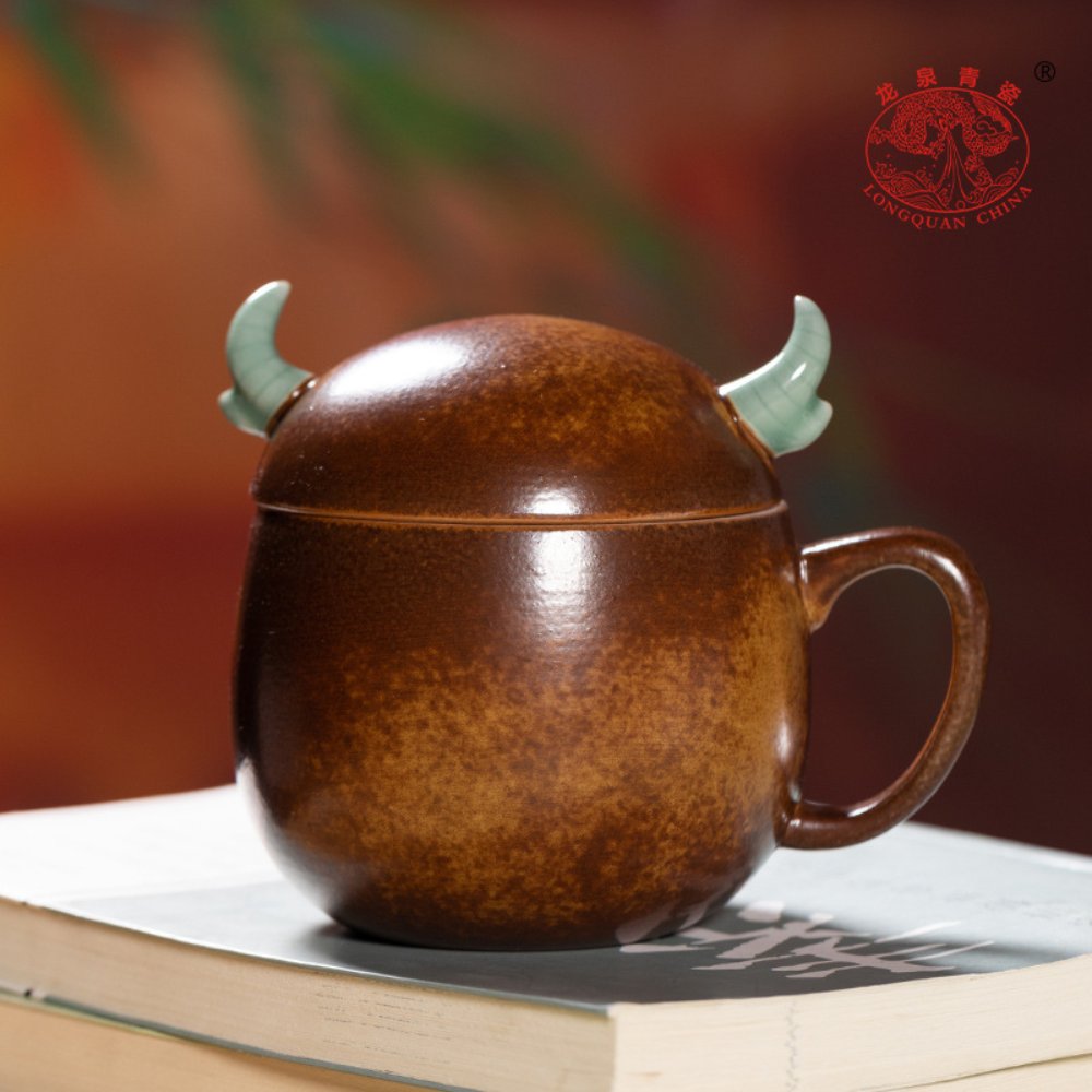 Longquan Celadon Tea Mug – Handmade Ceramic Cup with Oxhorn Lid, Perfect Gift - Image 2