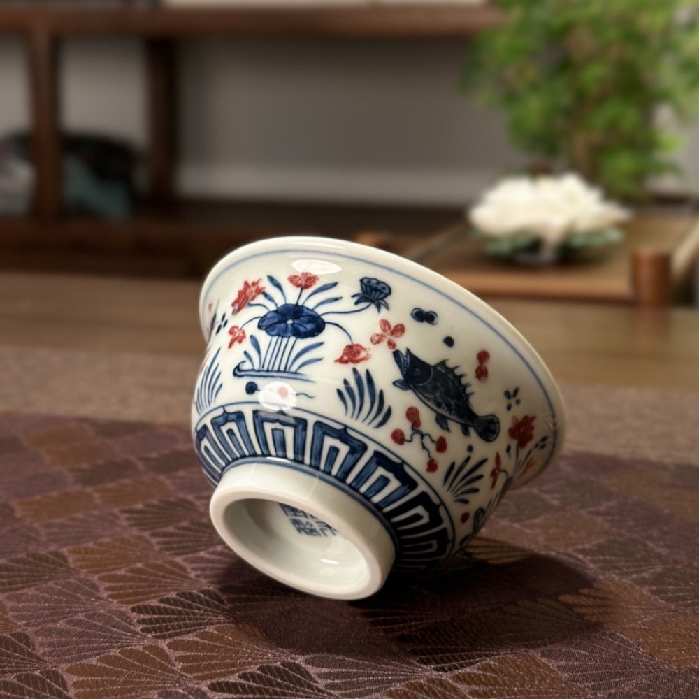 Hand-Painted Fish & Algae Pattern Blue & White with Red Glaze Master Tea Cup – Classic Chinese Gongfu Tea Cup