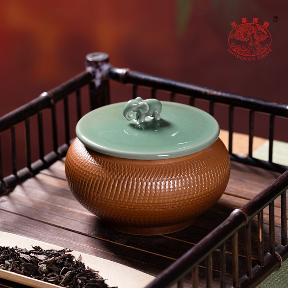 Dragon Kiln Celadon Handmade Elephant Tea Caddy – 850ML Large Capacity with Gift Box - Image 2