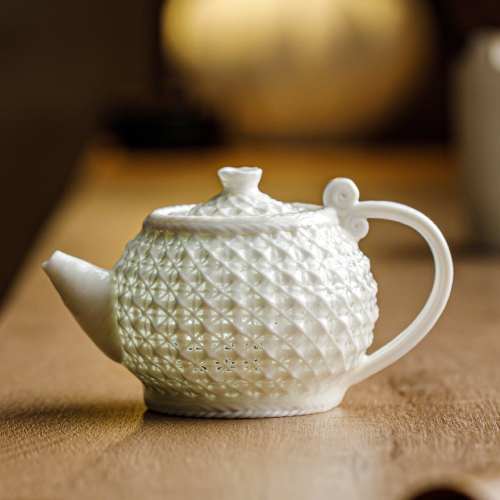 Handmade White Porcelain Woven Teapot 160ml - Image 2