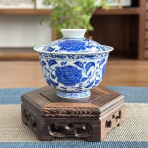Hand-Painted Blue & White Porcelain Peony Gaiwan with Gift Box – Jingdezhen Artisan