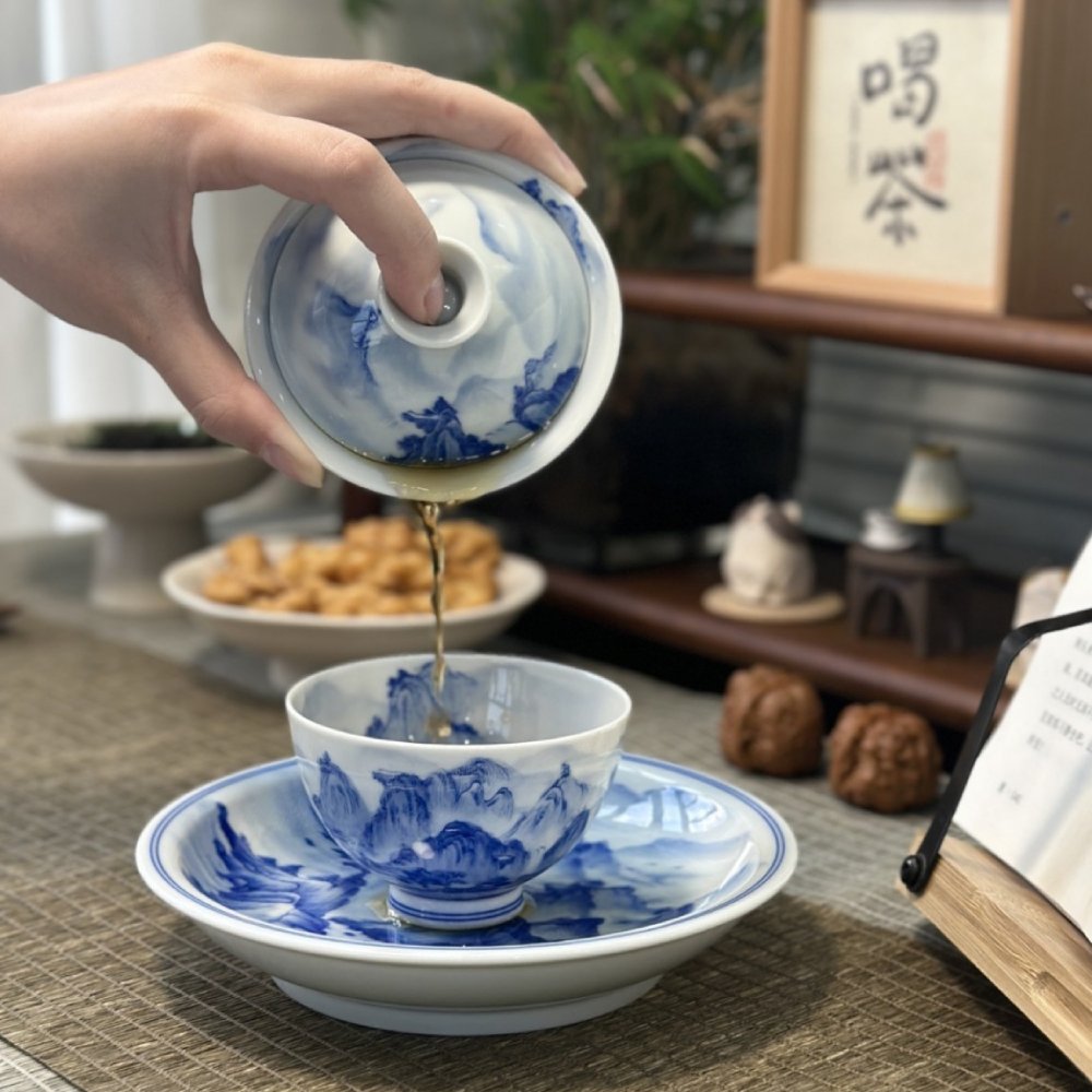 Hand-Painted Blue & White Gaiwan Tea Set – Jingdezhen Gongfu Porcelain (3-Piece) - Image 7