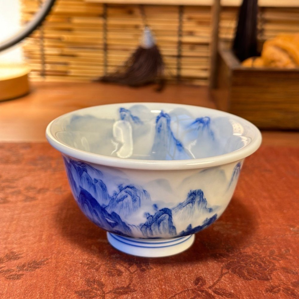 Hand-Painted Blue & White Gaiwan Tea Set – Jingdezhen Gongfu Porcelain (3-Piece) - Image 3