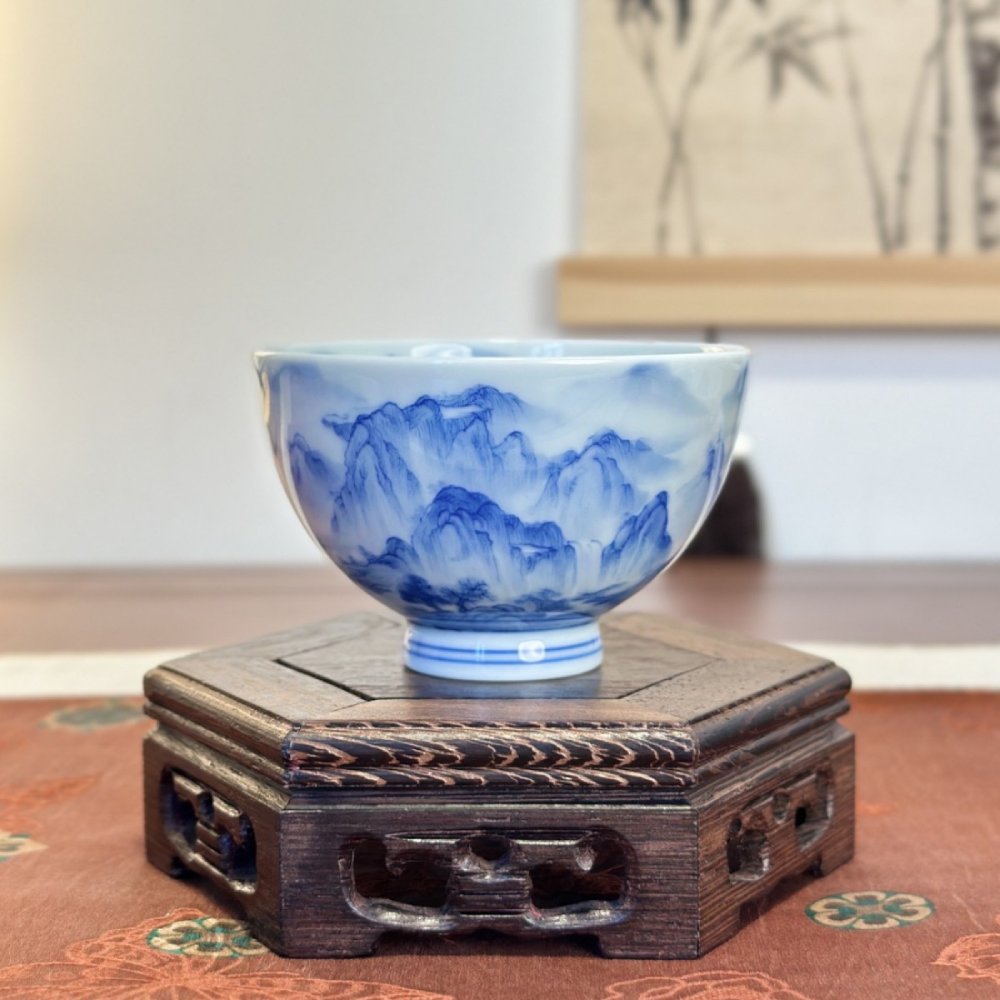 Hand-Painted Blue & White Gaiwan Tea Set – Jingdezhen Gongfu Porcelain (3-Piece) - Image 4